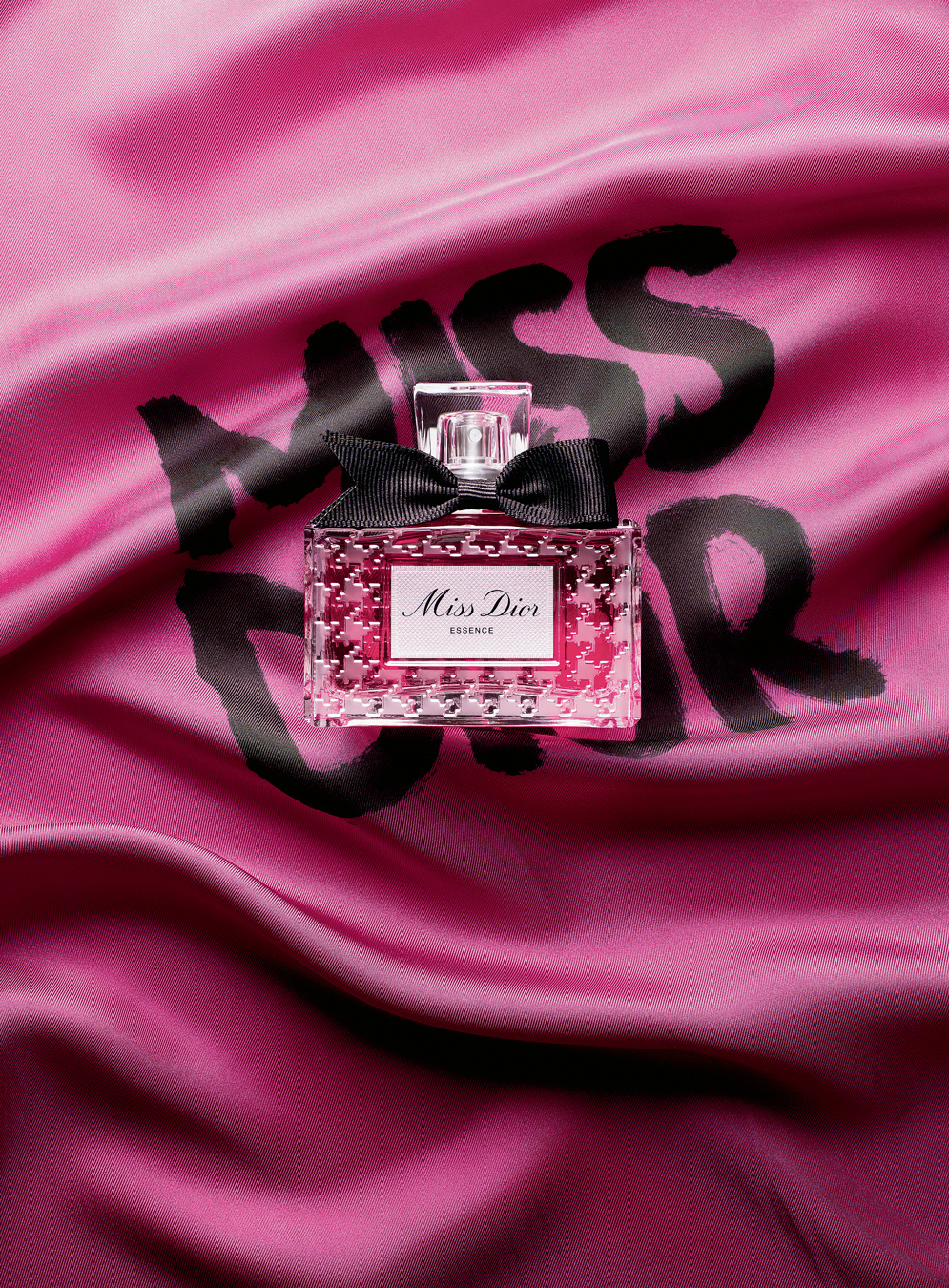 encore-mag-miss-dior-essence1.jpg