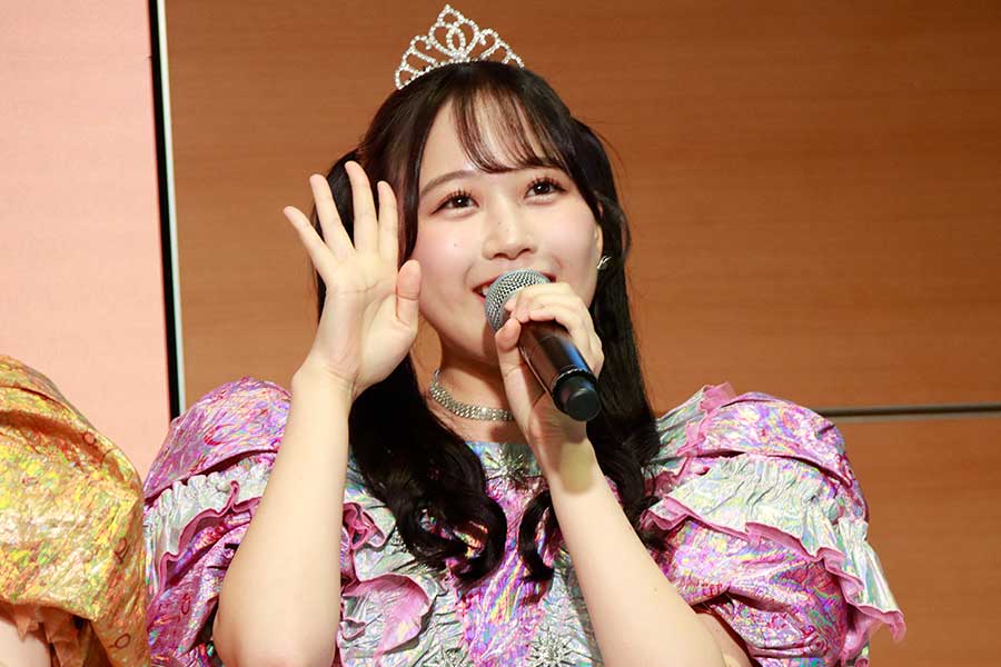 FRUITS ZIPPER松本かれん、1日店長就任で笑顔「一番かわいい店長に