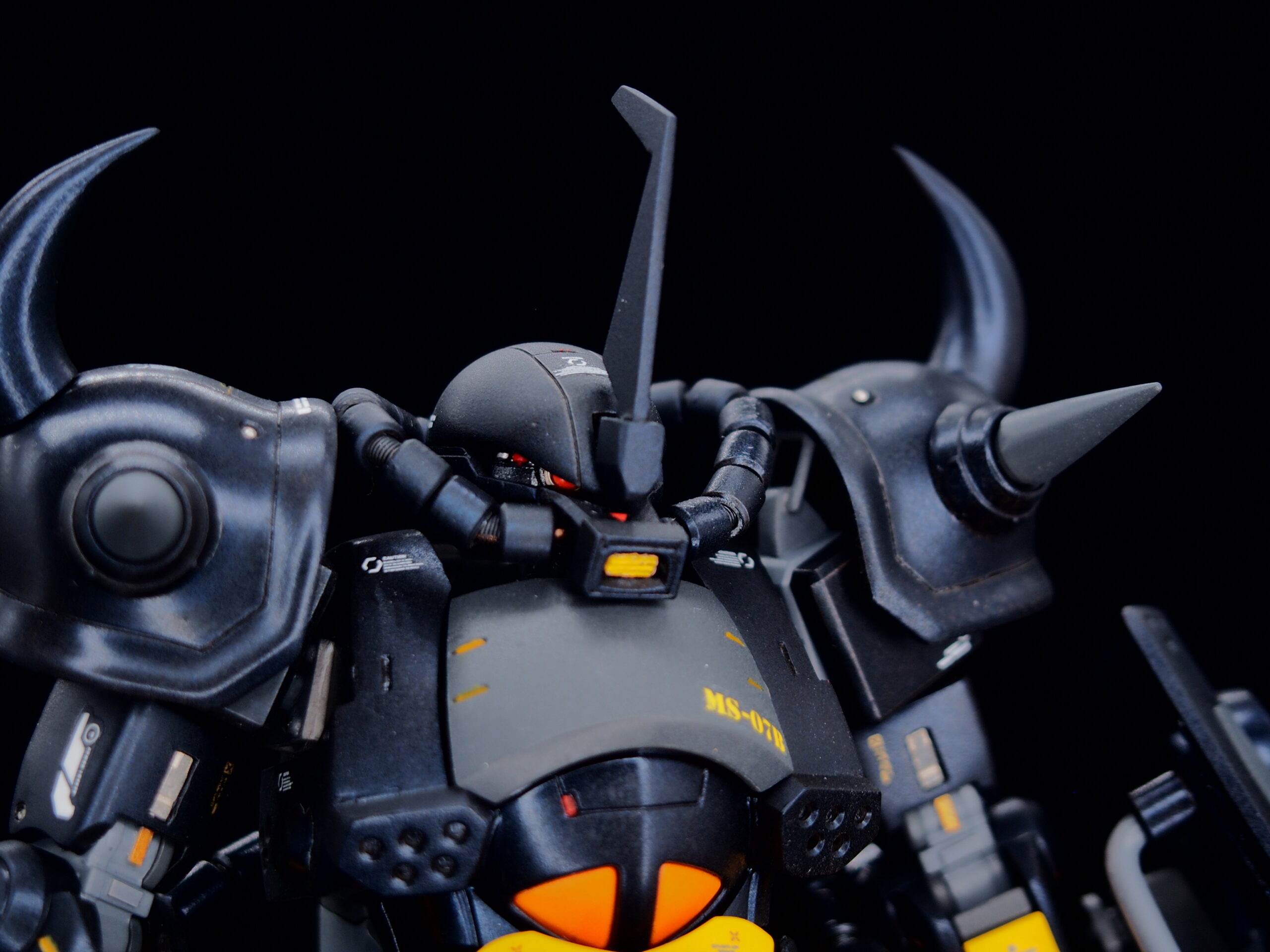 HG グフ（リバイブ） 塗装・改修のやり方を解説！ - エンジョイ！ガンプラ