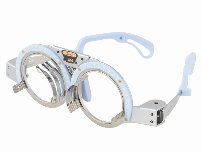 検査枠・検眼枠 … メガネ屋さんの視力測定で使う気になるあのフレーム