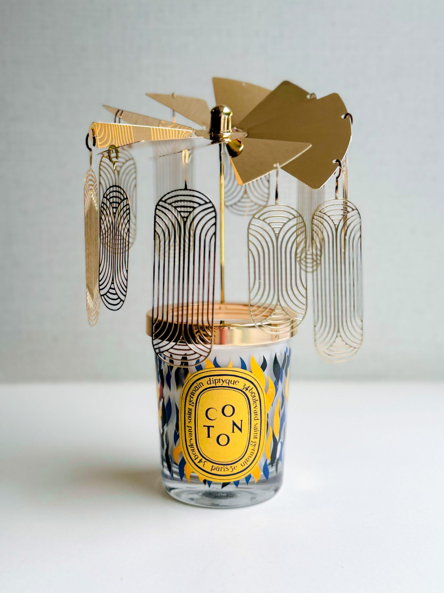 ホリデーギフトは炎の魔法を祝う【DIPTYQUE】の麗しきカルーセルで