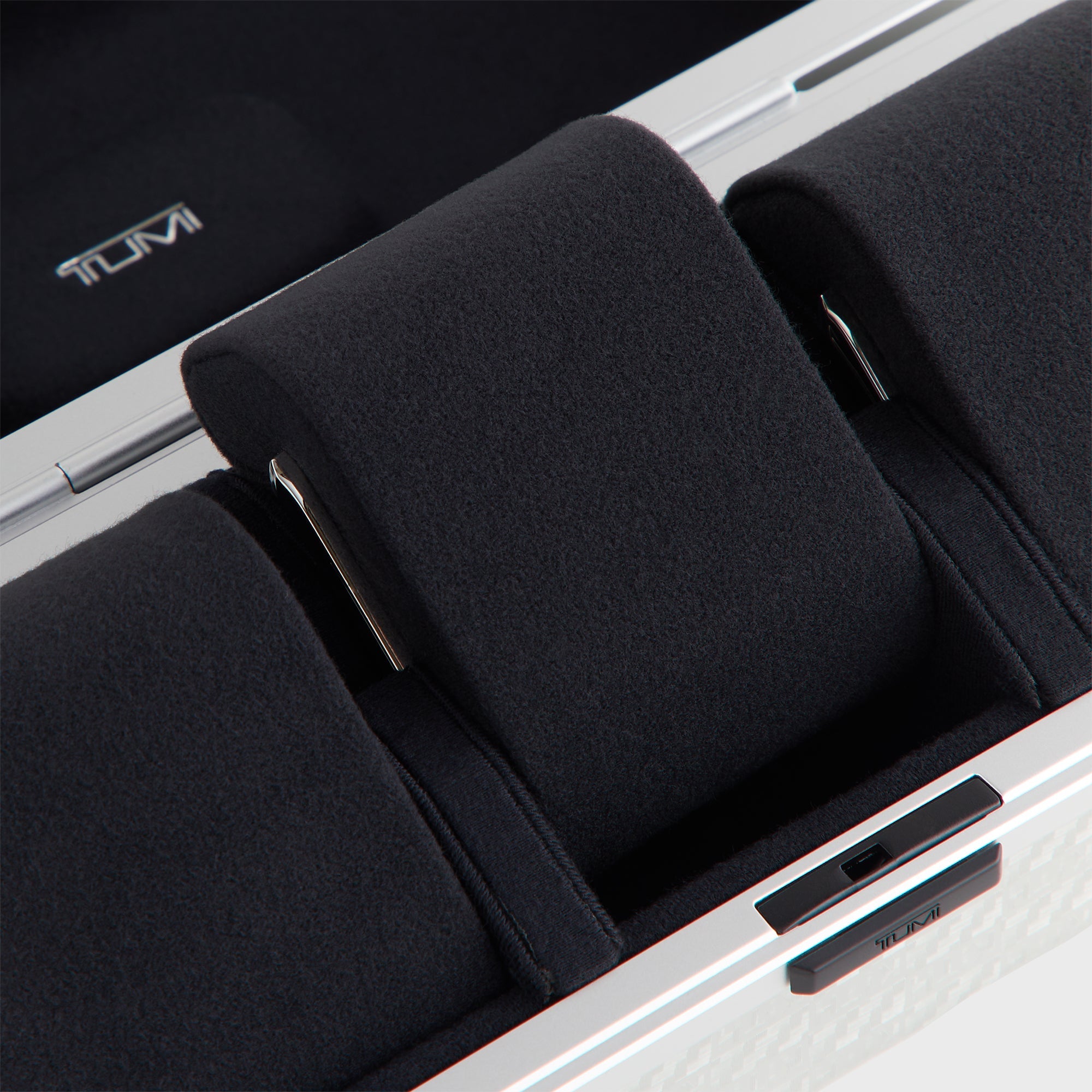 Kith for TUMI Watch Travel Case - Silver – Kith Europe
