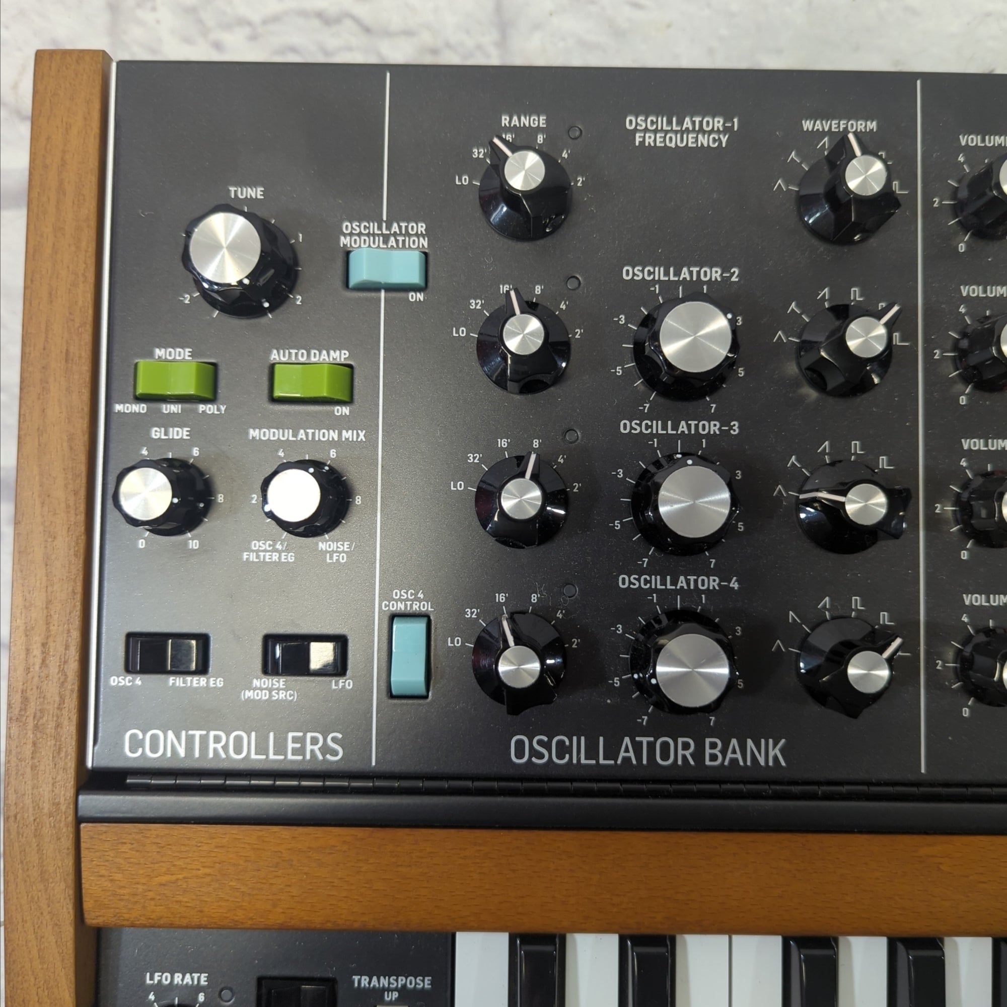 Behringer Poly D 4-Voice Po - Evolution Music