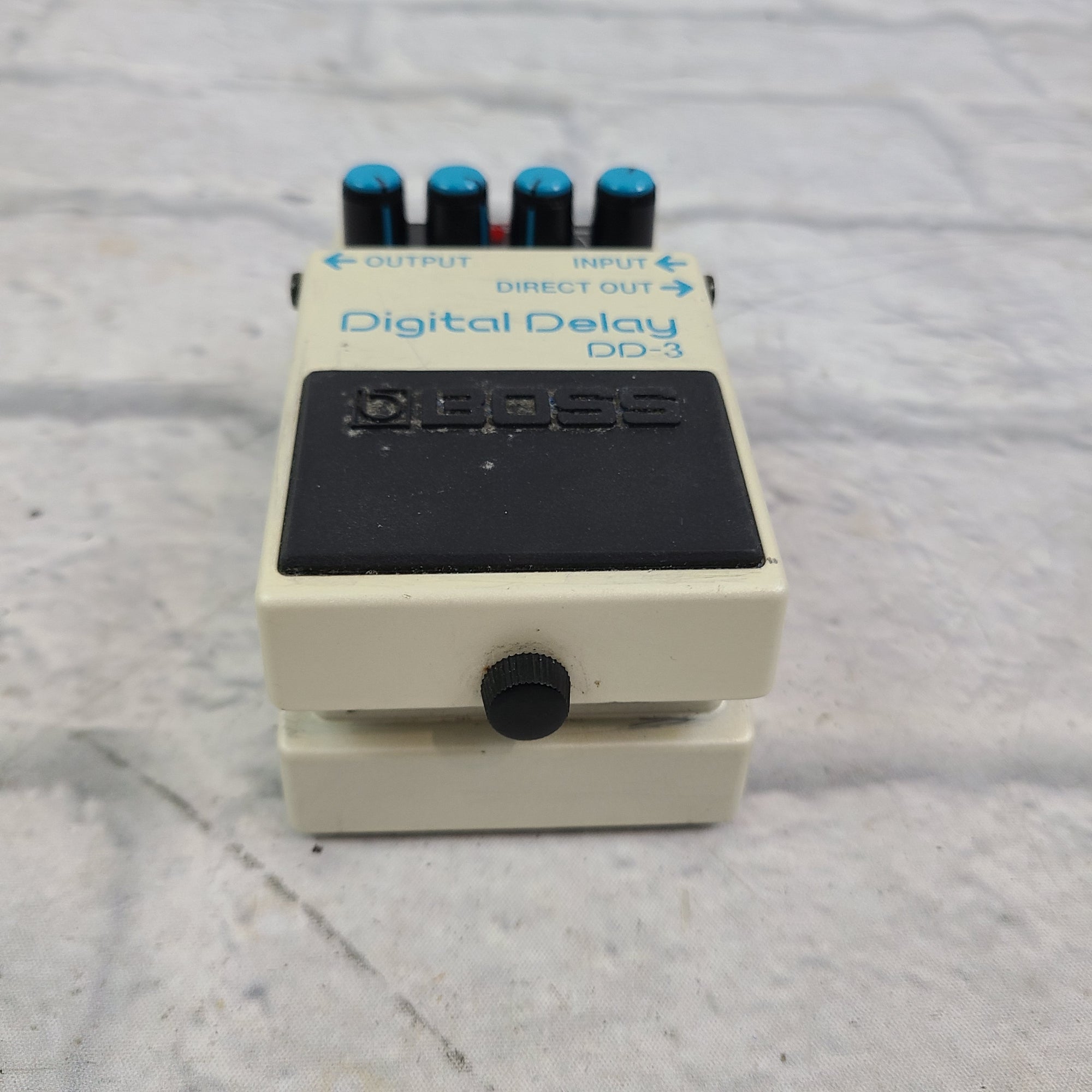 Boss DD-3 Digital Delay Pedal (Blue Label Japan, Square Chip
