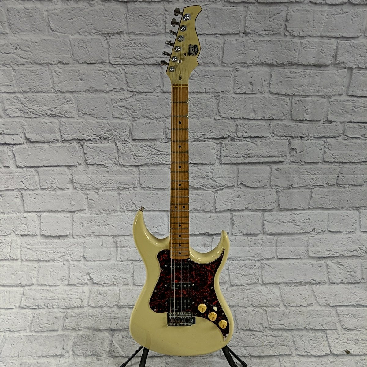 AXL Strat Style Cream HSS Electric Guitar - Evolution Music