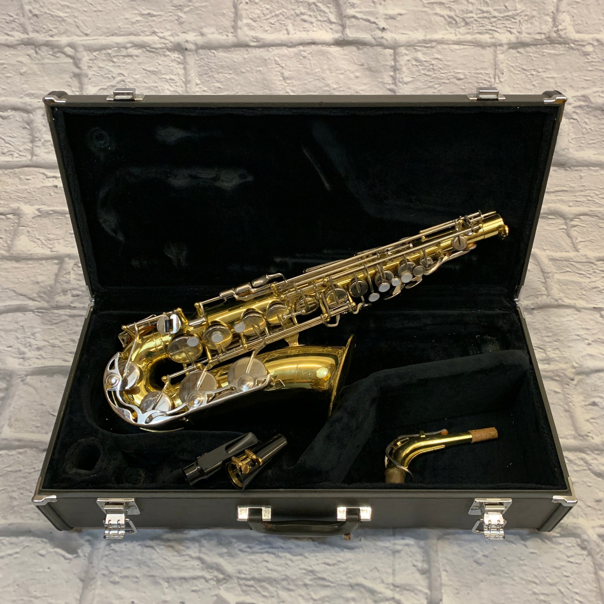 Yamaha YAS-23 Alto Saxophone w/ Case - Evolution Music