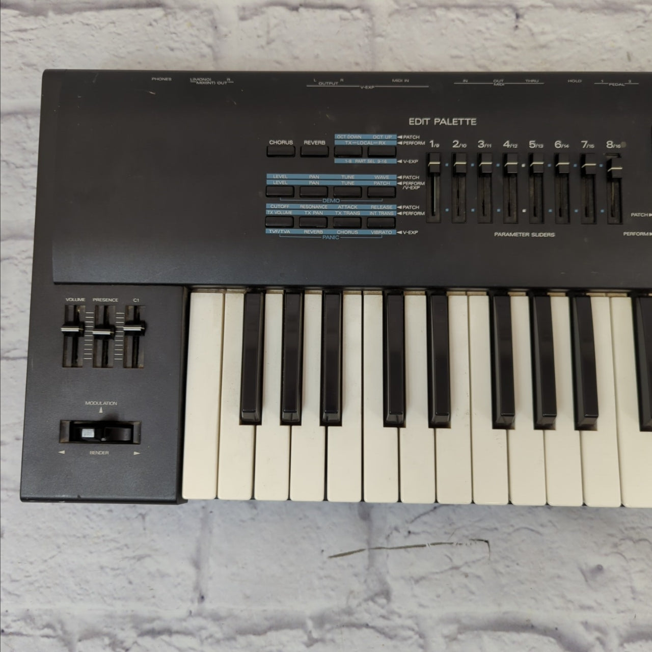 Roland JV-90 76-Key Expandable Synthesizer - Evolution Music