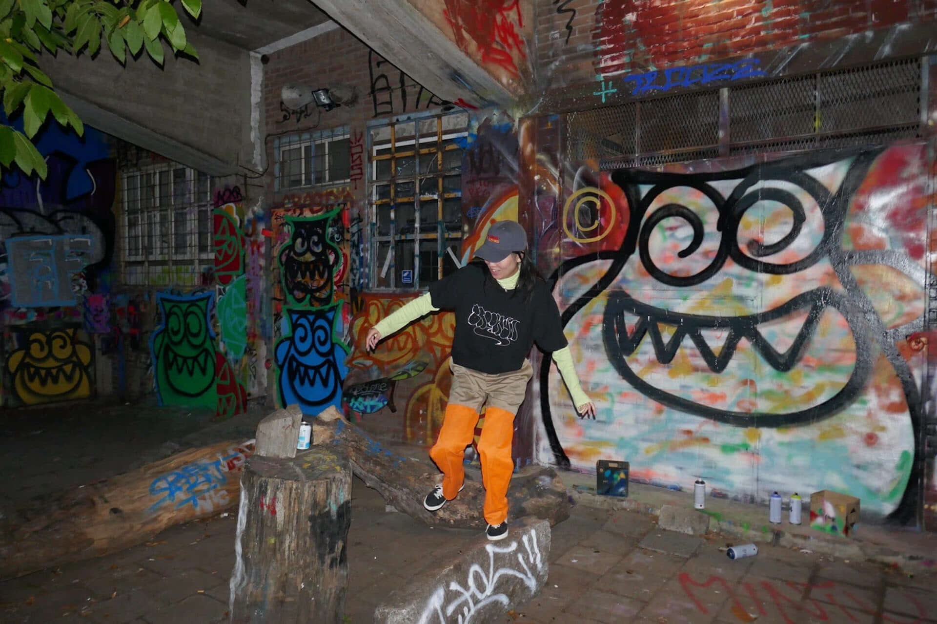 アーティストCRASTYの個展