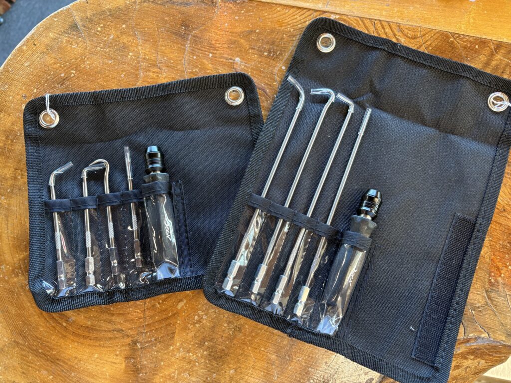 ピックツールの常識を変える！DEENの差し替え式アイディア商品