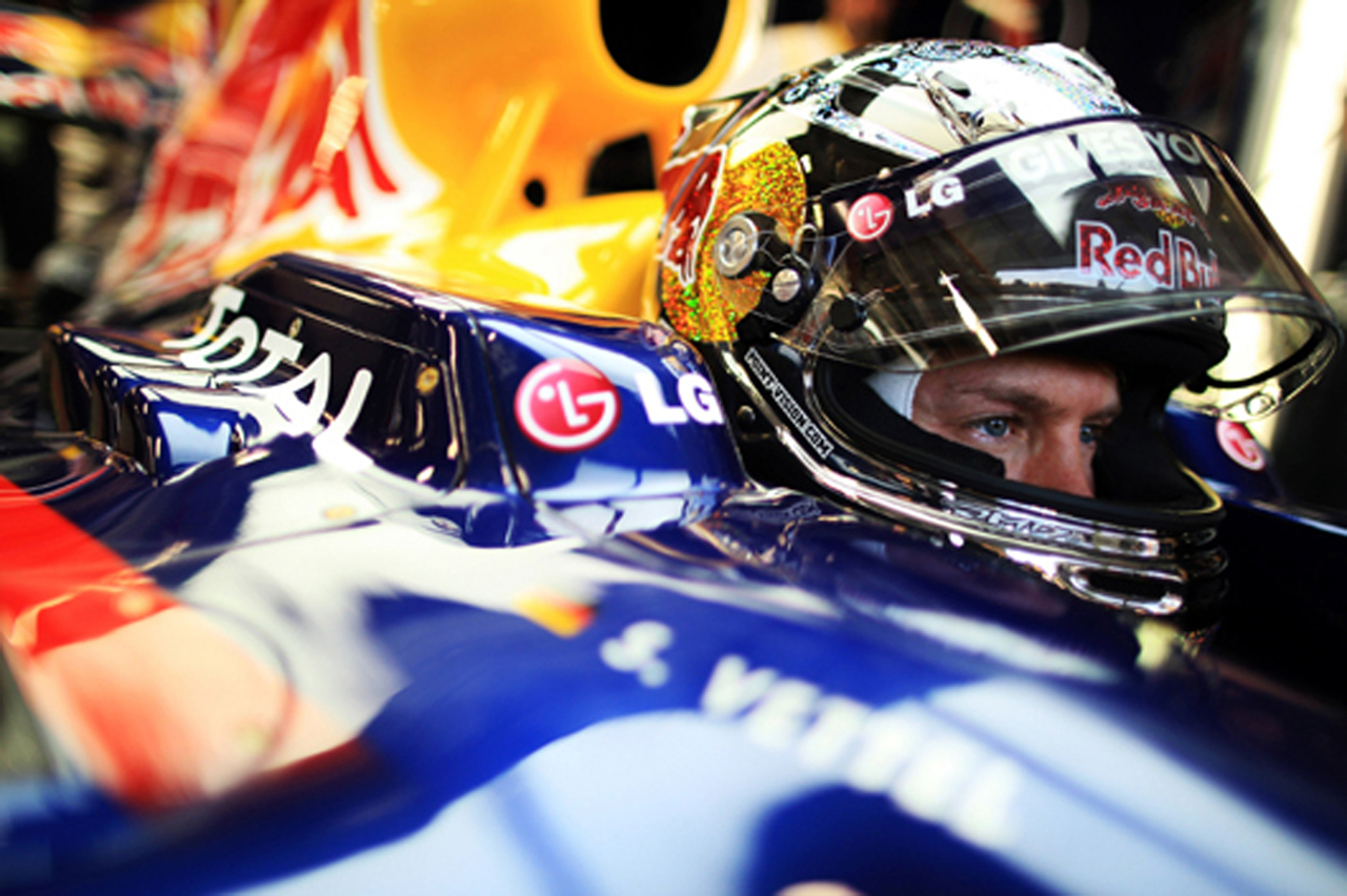 セバスチャン・ベッテル、シンガポールGP特別ヘルメット 【 F1-Gate