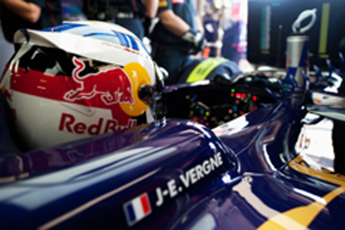 ジャン・エリック・ベルニュ、ジャン・アレジのヘルメットデザインで