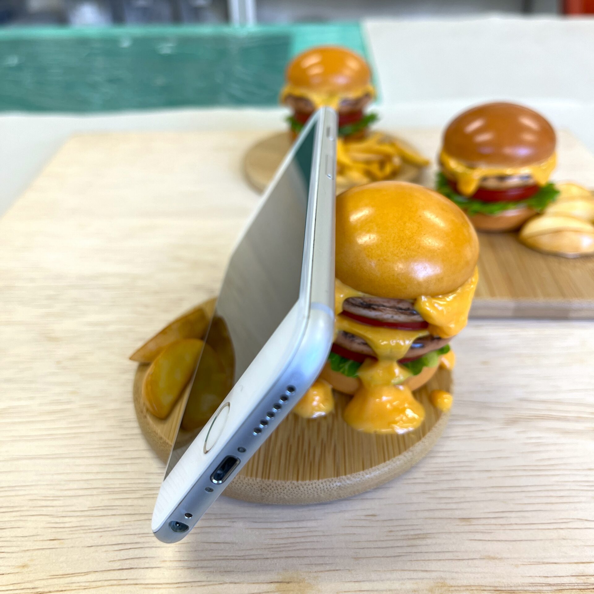 チーズだらだらチーズバーガー」作りました。 | 食品サンプル