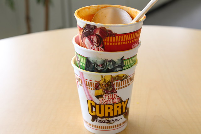 40周年記念でガンプラがオマケ！】ガンダムコラボのカップヌードル