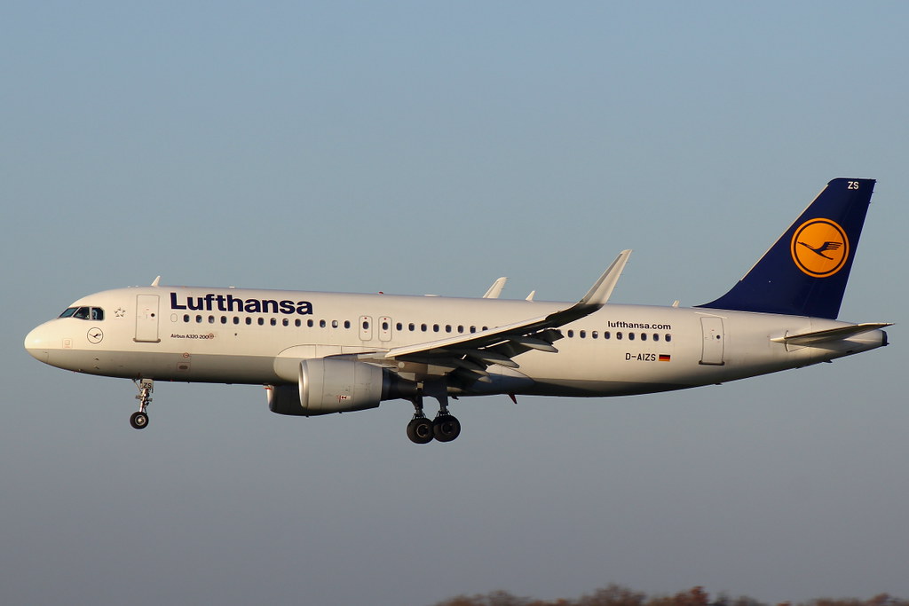 Airbus A320-214, Lufthansa, D-AXAZ, D-AIZS (MSN 5557) | AIB