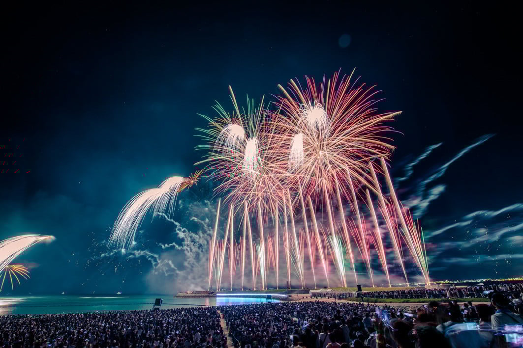 安室奈美恵の引退セレモニー開催、花火ショーで「カプキ」の浴衣を着用