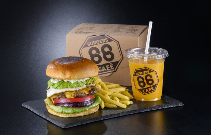 HACHI-HACHI BURGERS CAFE | Felix88岩国｜クルマサービスの集合エリア