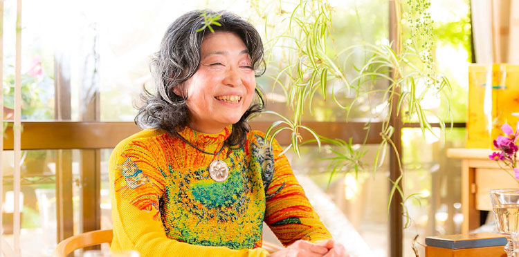 移りゆく四季、日々の暮らしその中にひそむ「気づき」や「驚き」が、絵