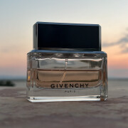 Dahlia Noir Givenchy 香水- 一款2011年女用香水