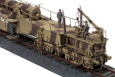 Rail gun shootout: FSM compares the 1/35 scale Dragon and