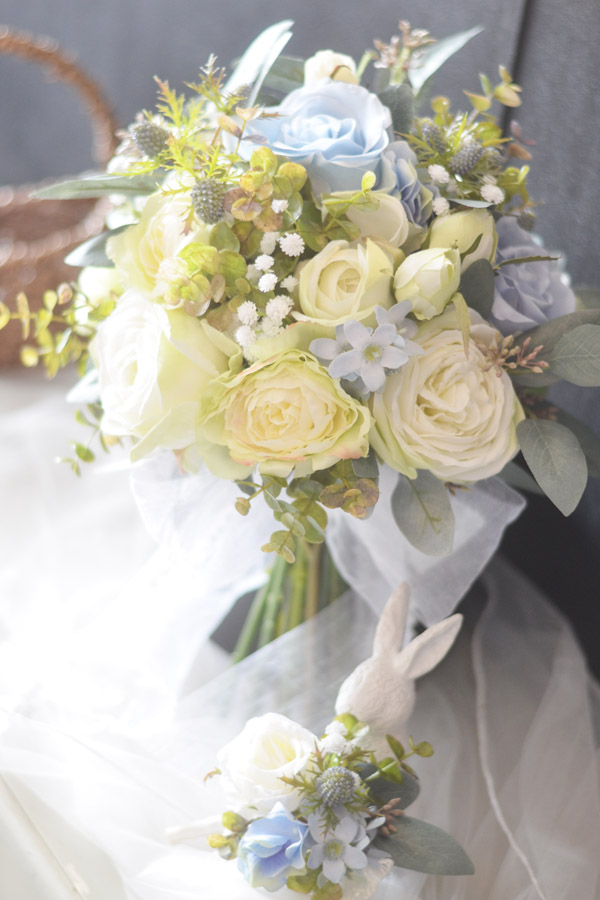 ナチュラルテイストのクラッチブーケ - フィーノ