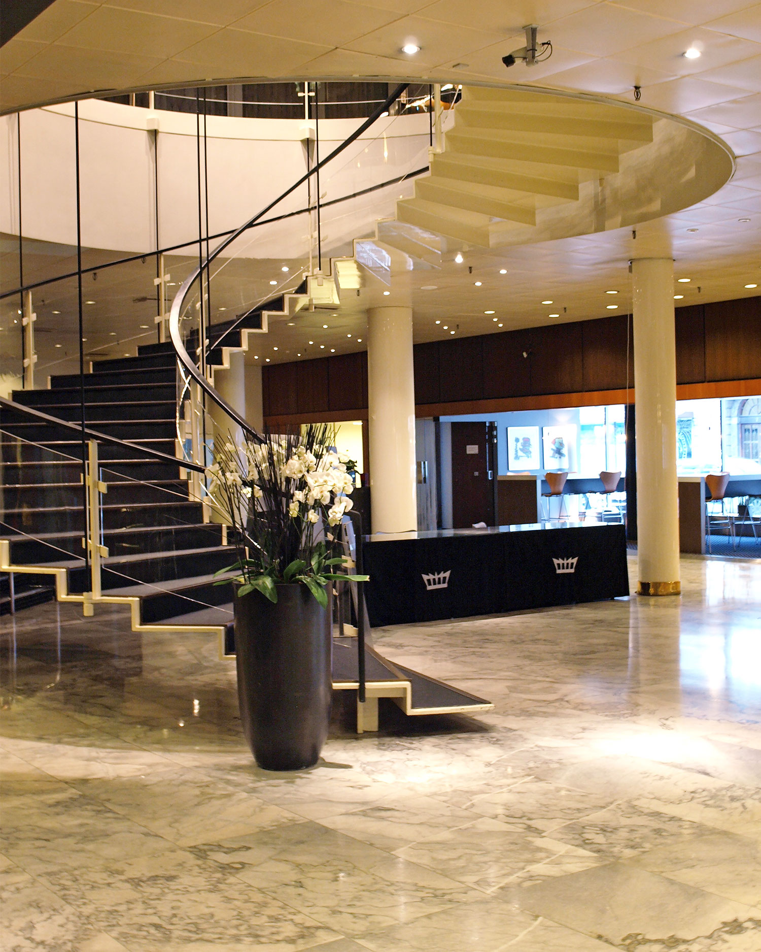 北欧フィーカ｜アルネ・ヤコブセンをめぐる旅 1｜世界初のデザイン