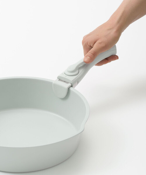 鍋 20cm 取っ手セット ピンクベージュの通販 | BRUNO online