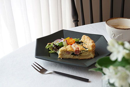 メ21 チャコール 太リム六角皿 - 益子焼の小さな窯元「よしざわ窯