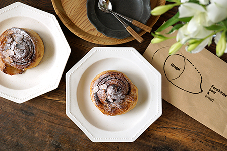 ク47 ホワイト 八角洋皿 中 - 益子焼の小さな窯元「よしざわ窯