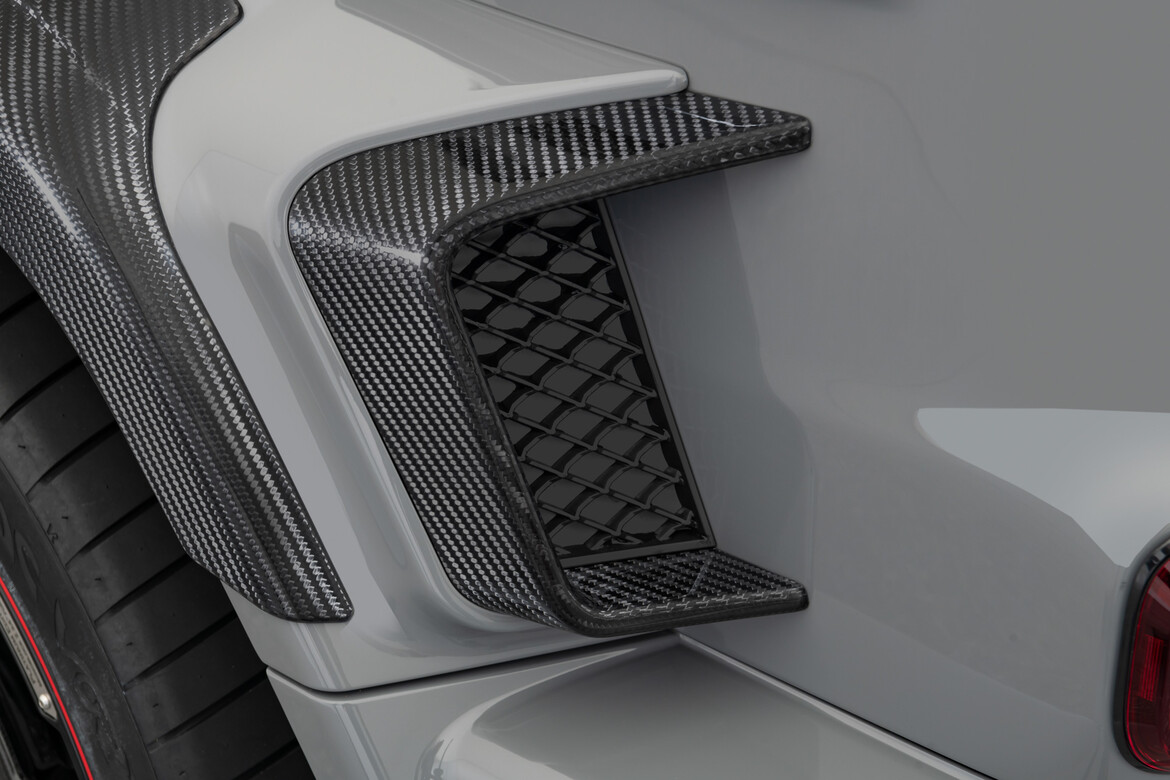 ブラバス900ロケットエディション カーボンファイバーボディキット