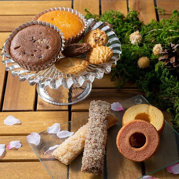 森の庭 森の焼き菓子 フラワーリース 10個入|洋菓子 | お菓子