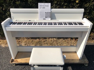 スリムタイプ電子ピアノ コルグ LP-380WH 32,000円