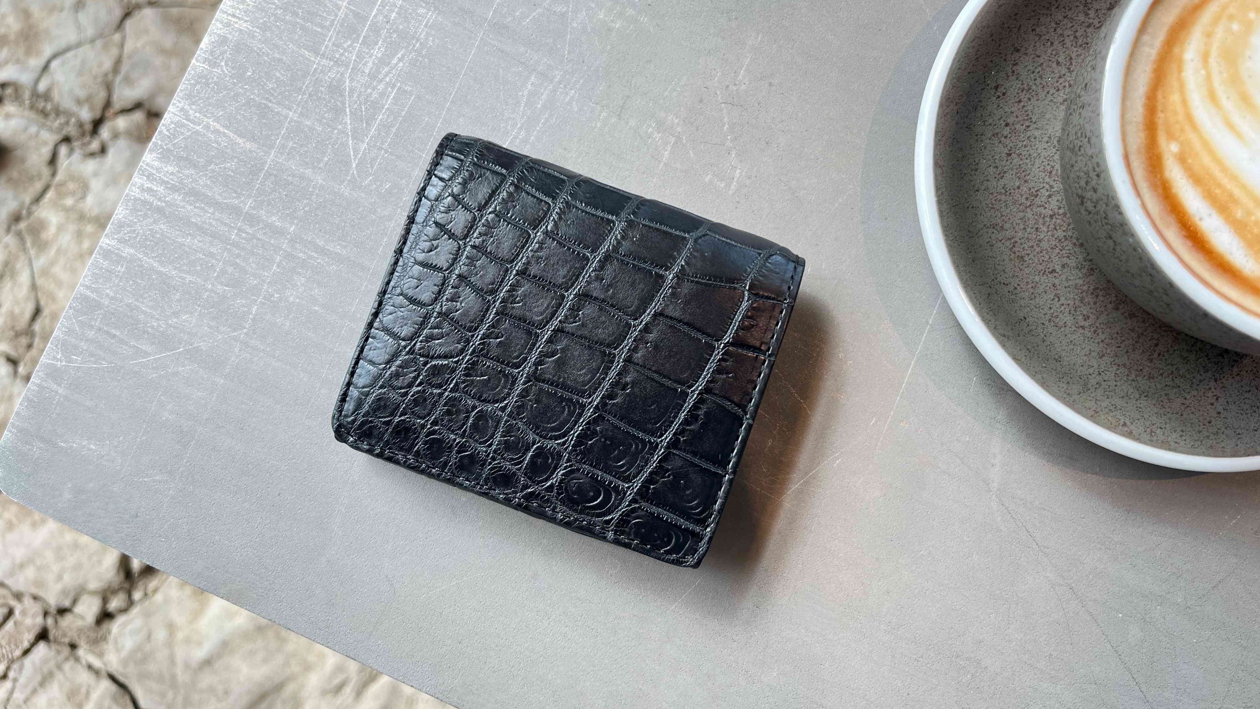 上質なクロコダイル革｜洗練された特別な財布｜First Reach