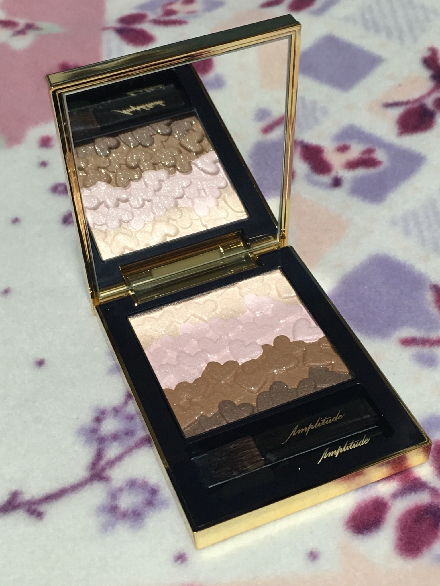 Amplitude(アンプリチュード) / アンプルラブ フォーアイズの公式商品