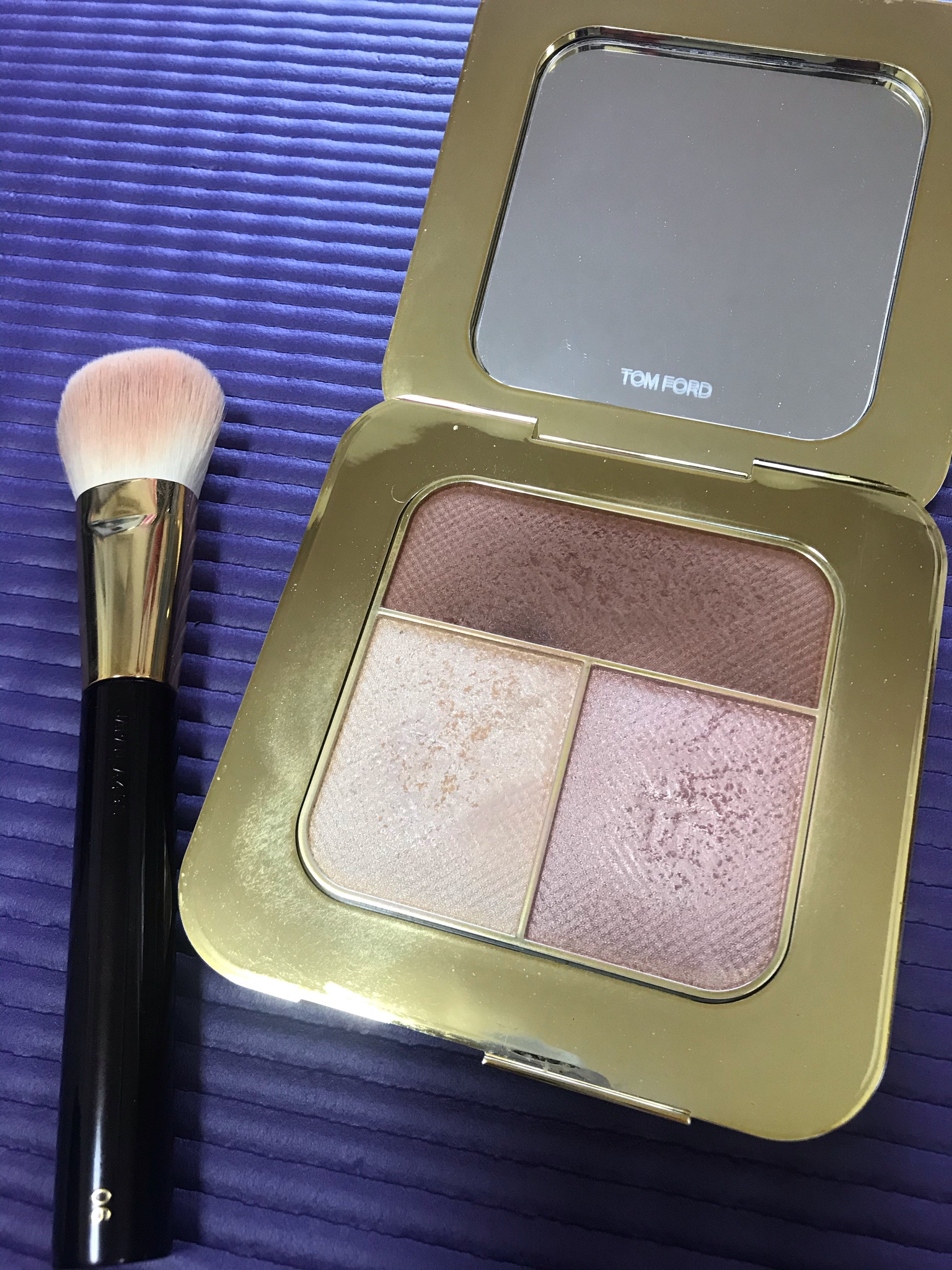 トム フォード ビューティ / ソレイユ コントゥーリング コンパクトの