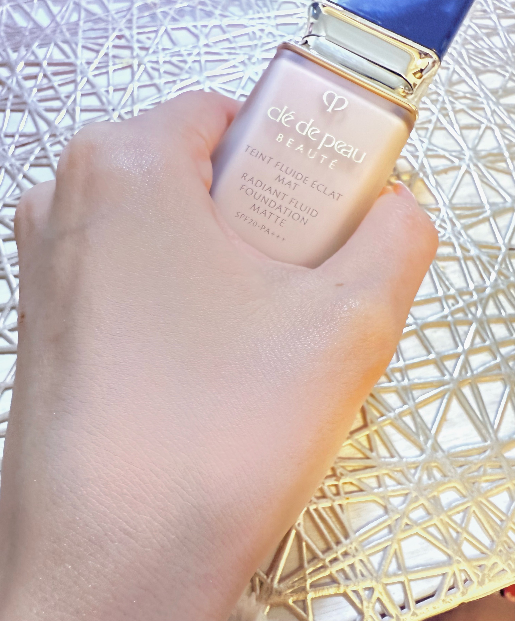 クレ・ド・ポー ボーテ / タンフリュイドエクラ マット ピンクオークル