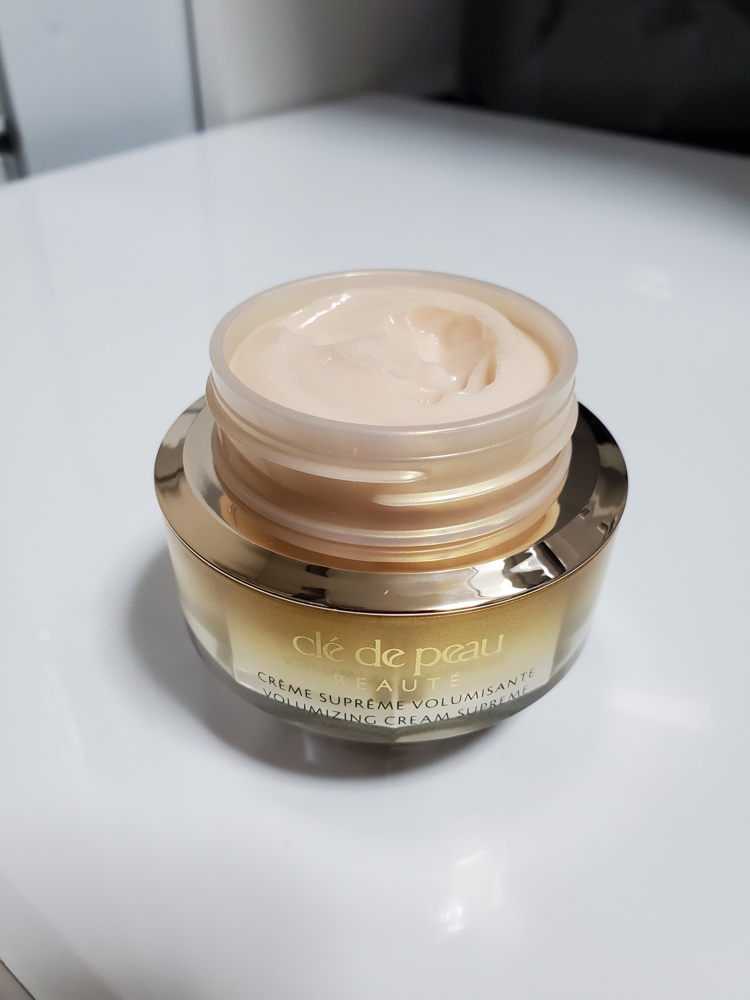 クレ・ド・ポー ボーテ / クレームヴォリュミザントSの公式商品情報