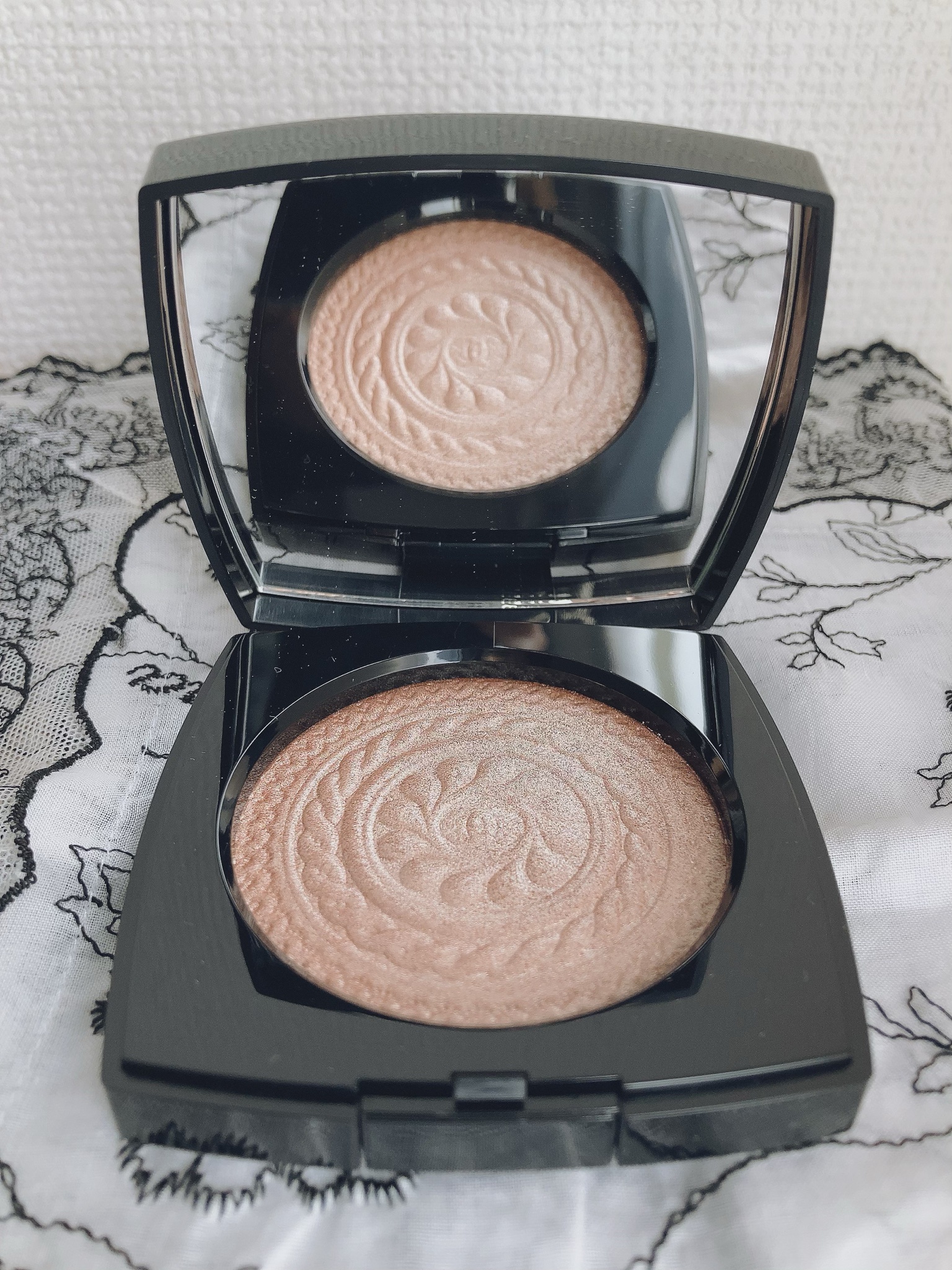 シャネル / エクラ マニェティク ドゥ シャネルの公式商品情報｜美容