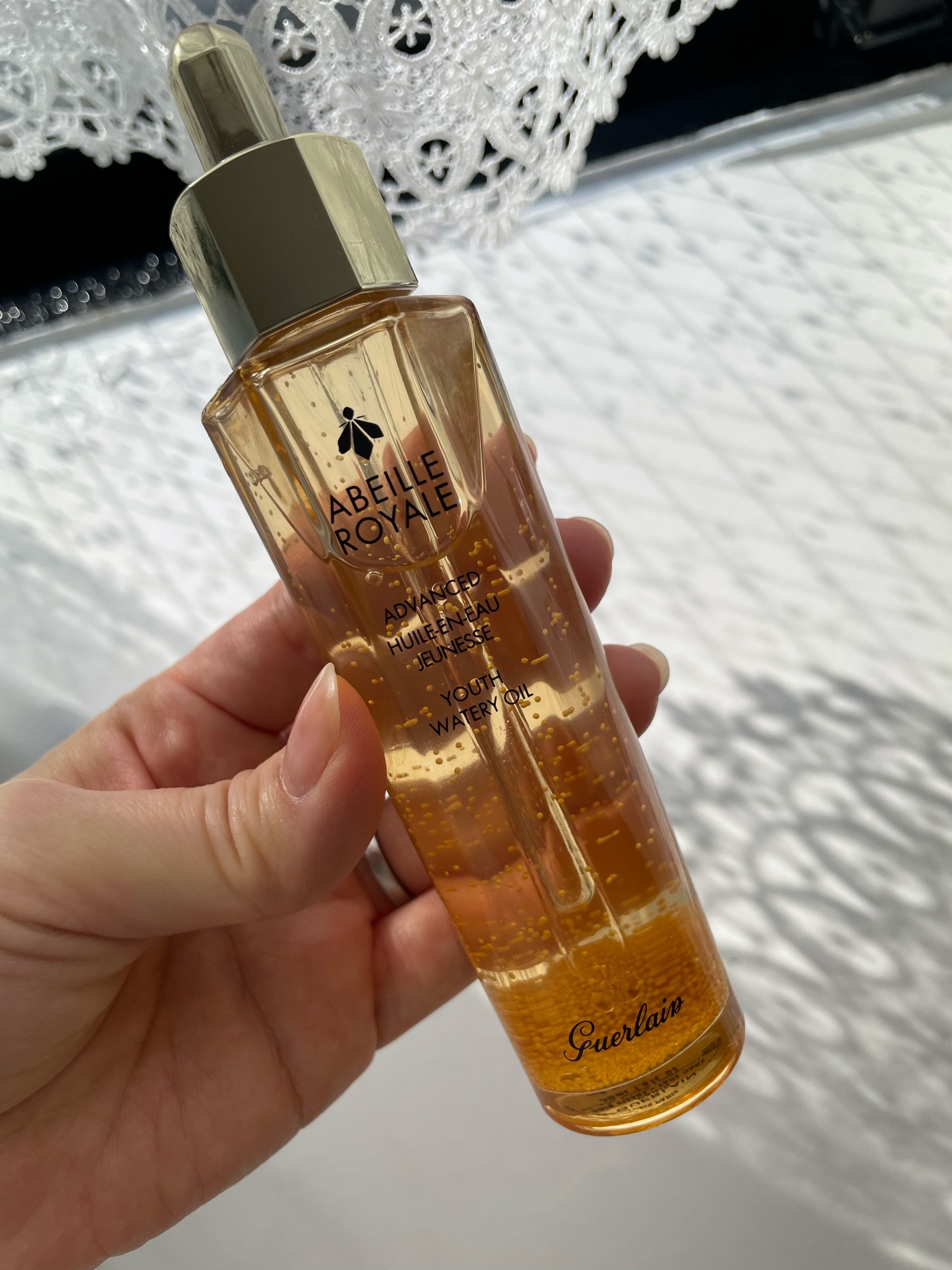 ゲラン / アベイユ ロイヤル アドバンスト ウォータリー オイルの公式