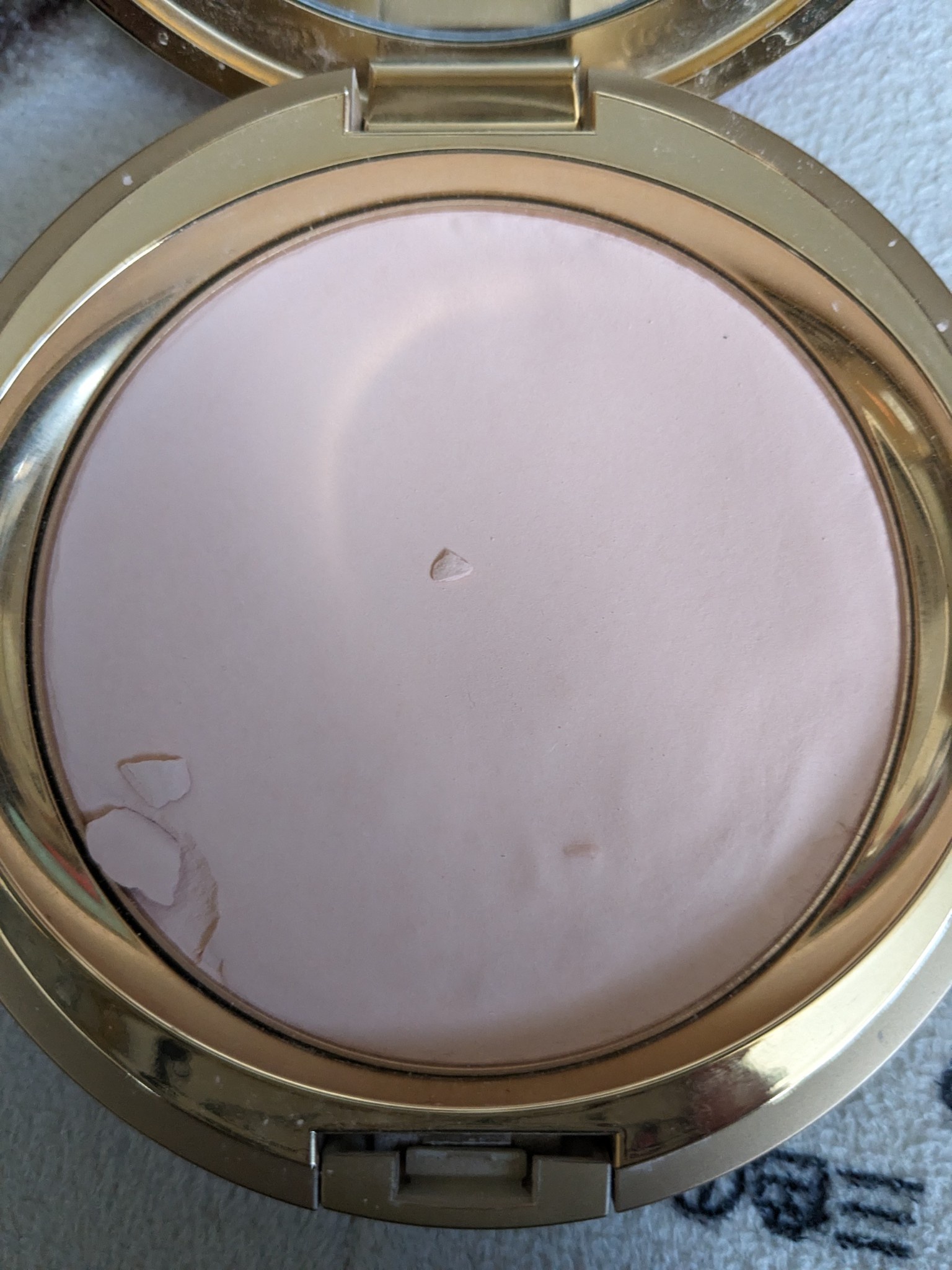 ミラノコレクション / エターナル フェースパウダー 30gの公式商品情報