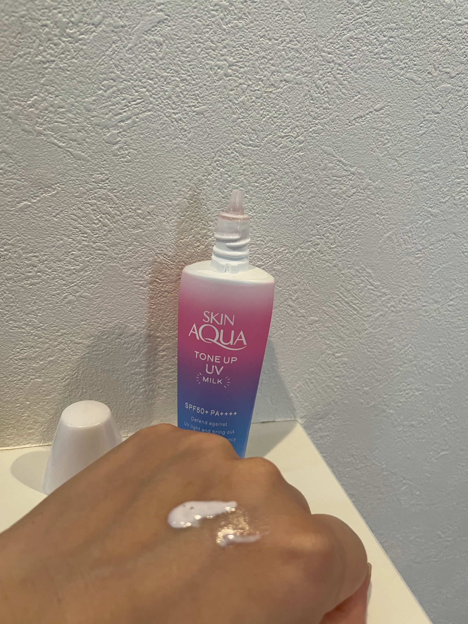 スキンアクア / トーンアップUVミルクの公式商品情報｜美容・化粧品