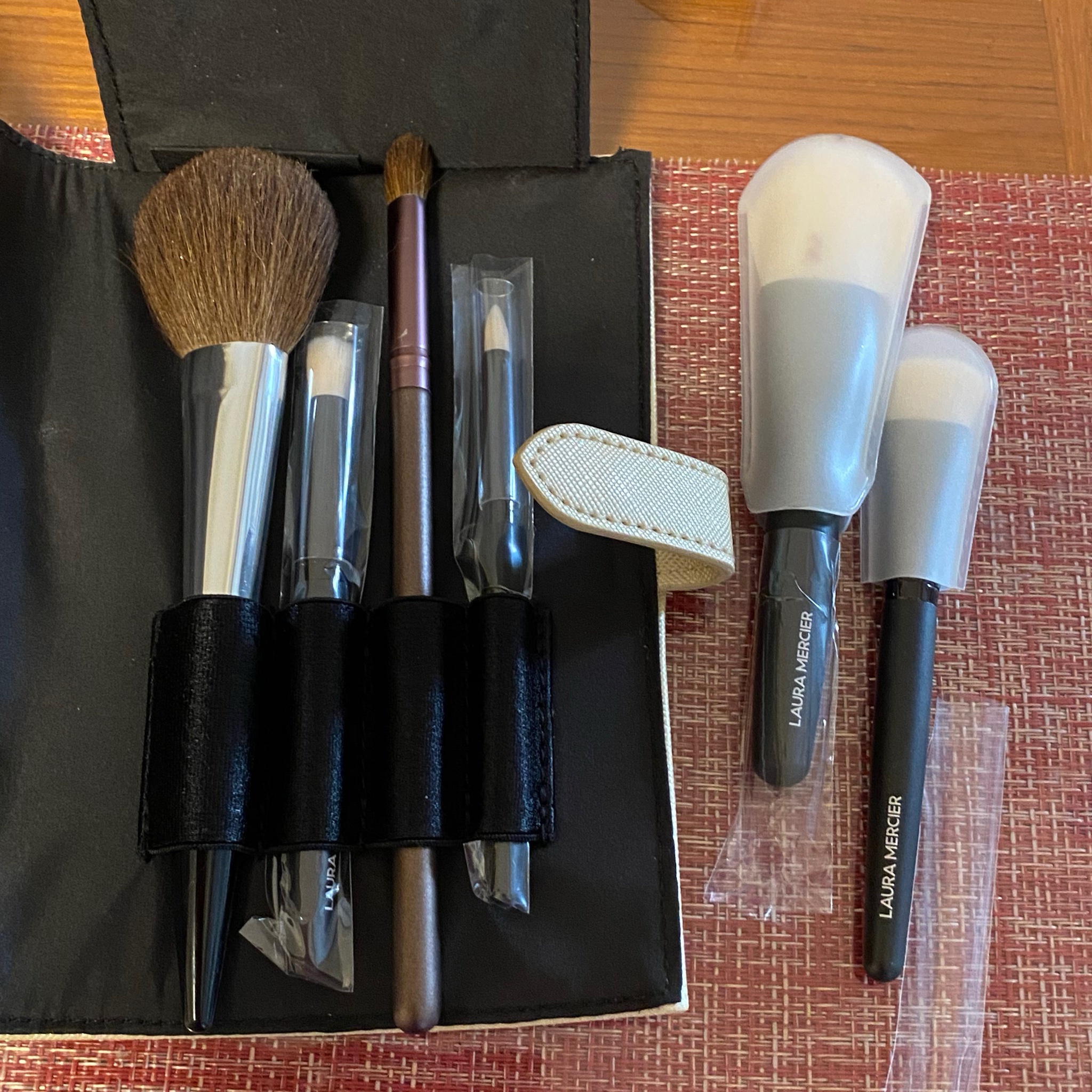 ローラ メルシエ / アトリエ アンシャンテ トラベル ブラシ