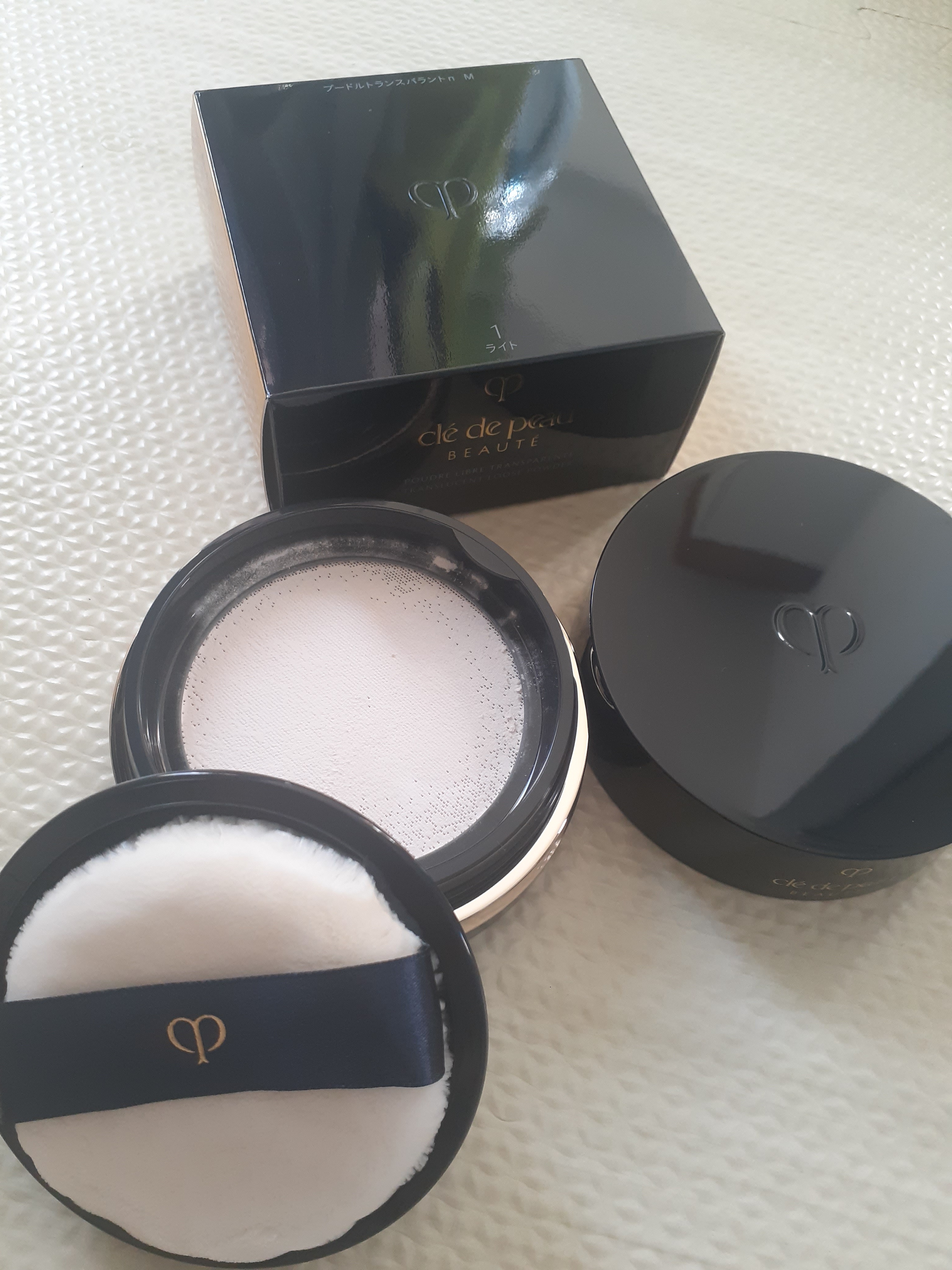 クレ・ド・ポー ボーテ / プードルトランスパラントn M 1の公式商品