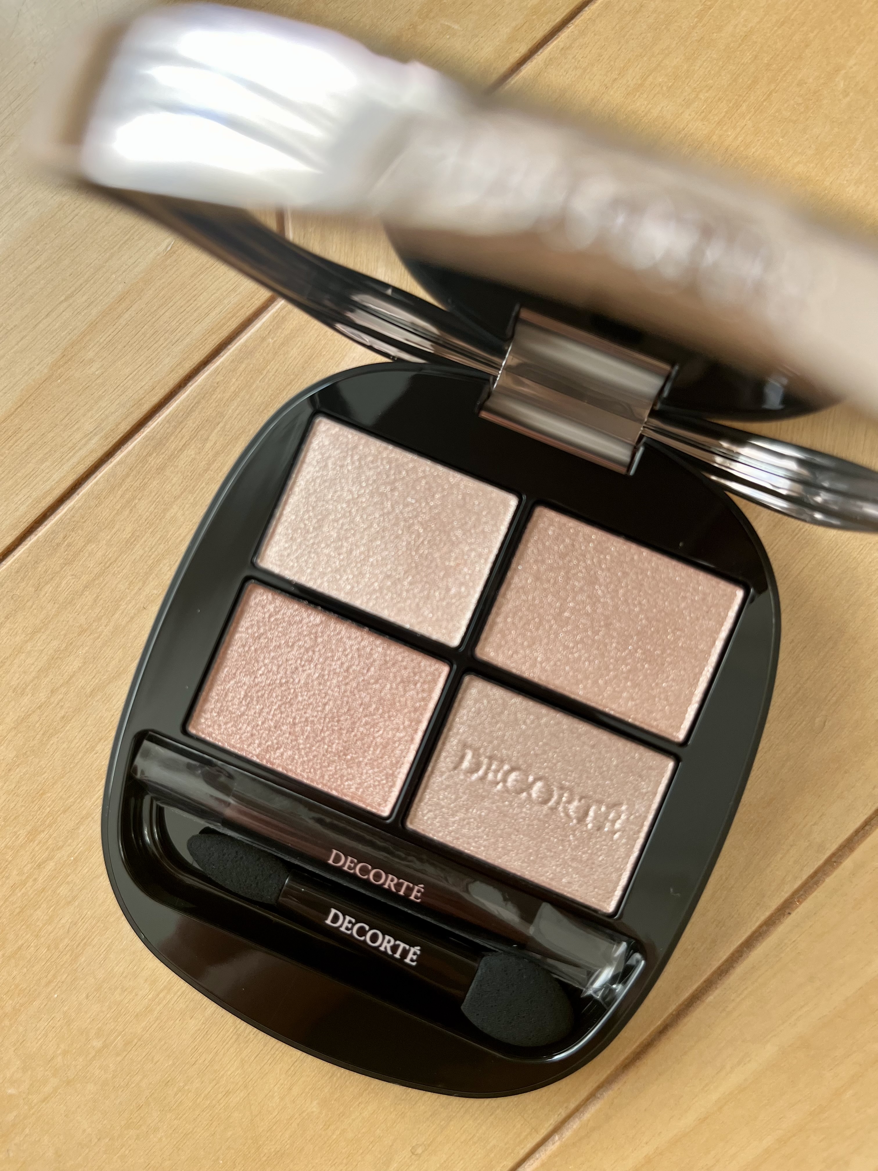 コスメデコルテ / スキンシャドウ デザイニング パレット 09 cashmere