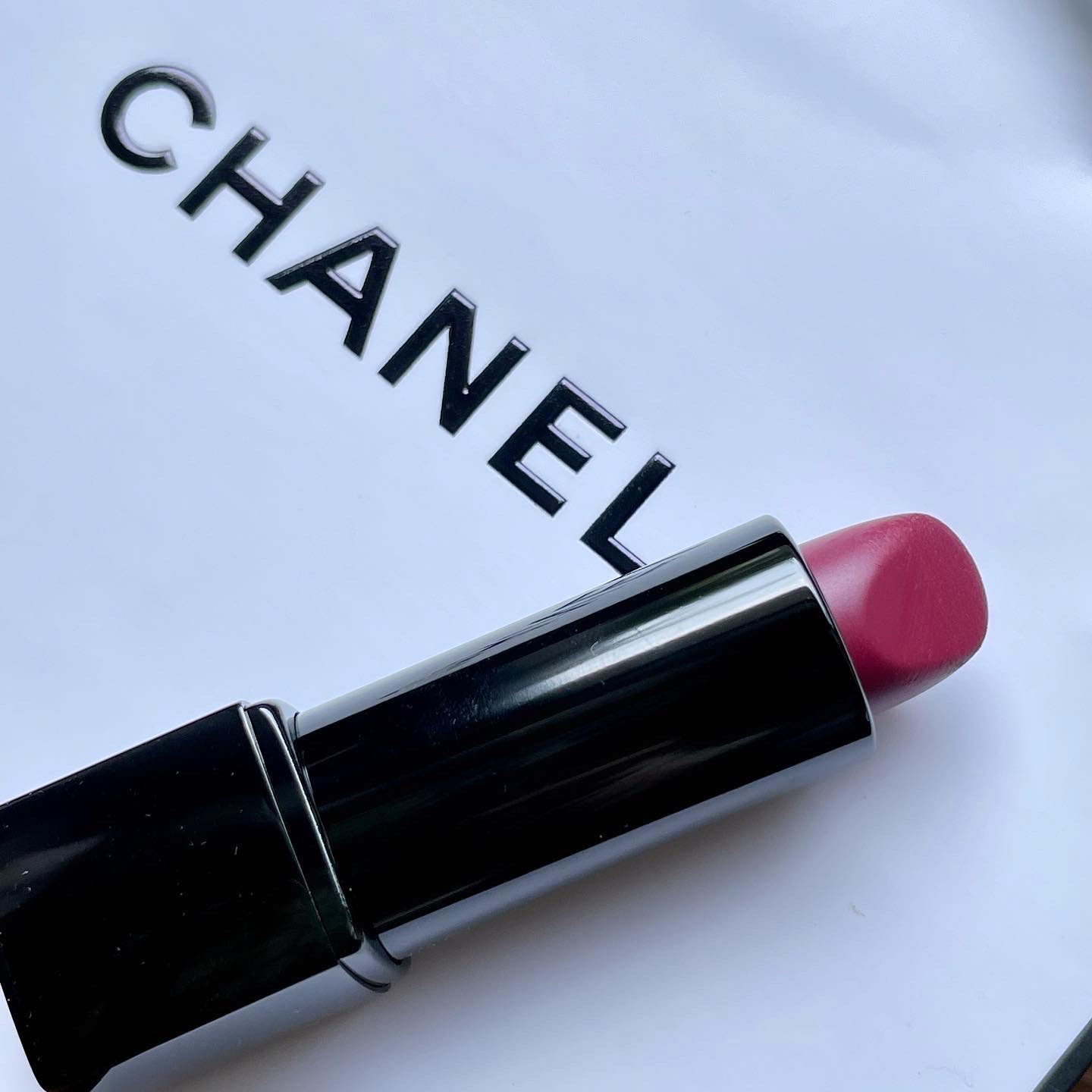 シャネル / ルージュ アリュール ヴェルヴェット ニュイ ブランシュ 05