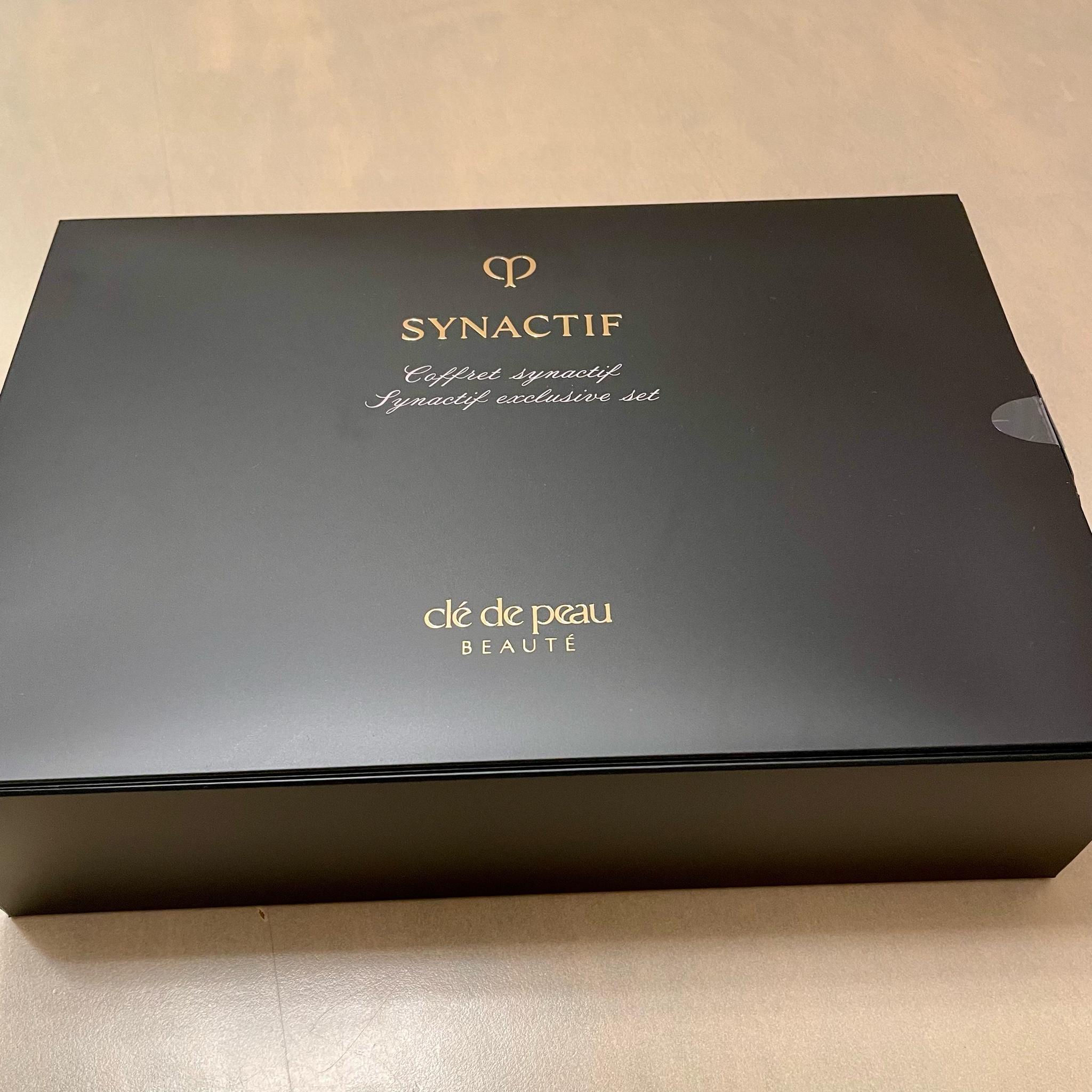 クレ・ド・ポー ボーテ シナクティフ / コフレ シナクティフの公式商品