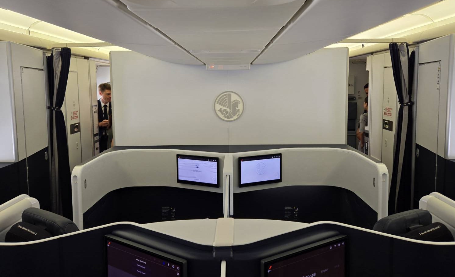 エールフランス航空ビジネスクラス搭乗記！新型/旧型シートを乗り比べ