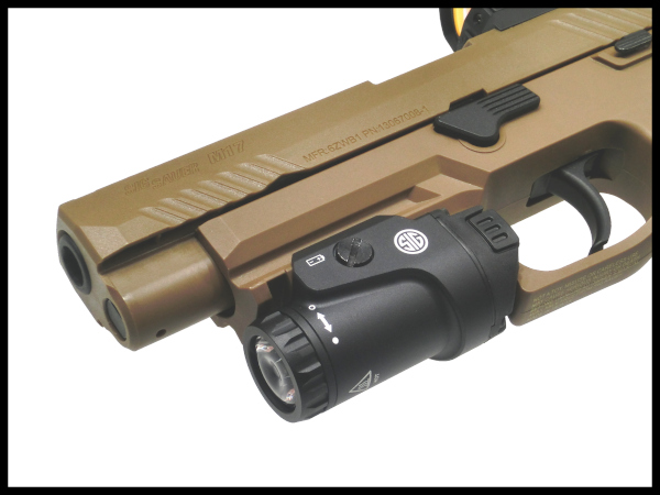 SIG SAUER: FOXTROT1X ハンドガンウェポンライト 450ルーメンの通販