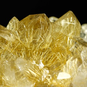 ルチルクォーツ原石クラスターの入手困難な理由と厳しい買付基準