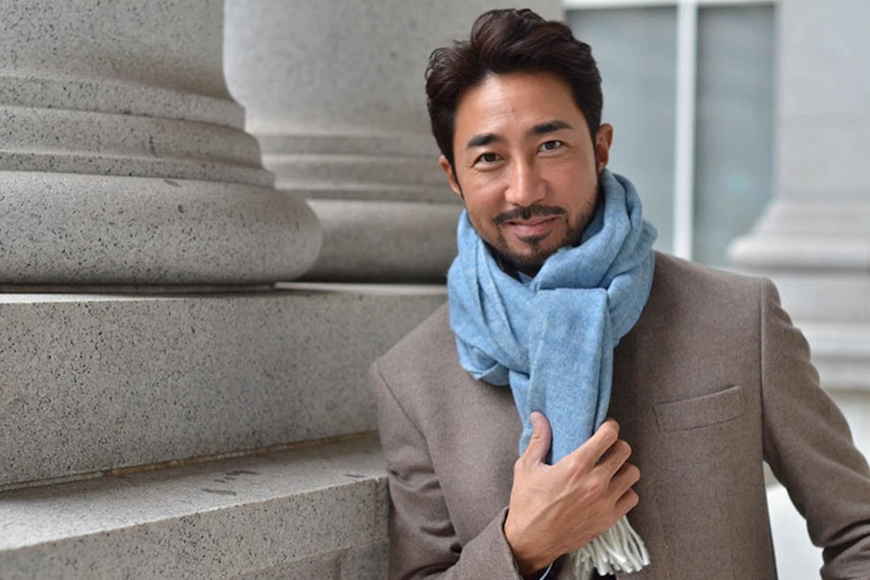 イケオジは知っている】マフラーの巻き方を写真で解説。簡単におしゃれ