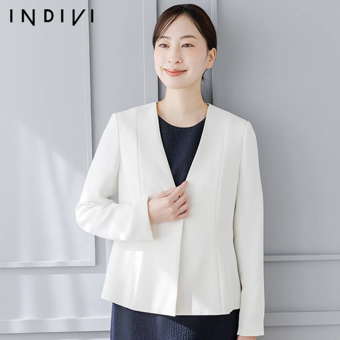 シャープなⅤカットの洗練ジャケット 9号・オフホワイト｜東京